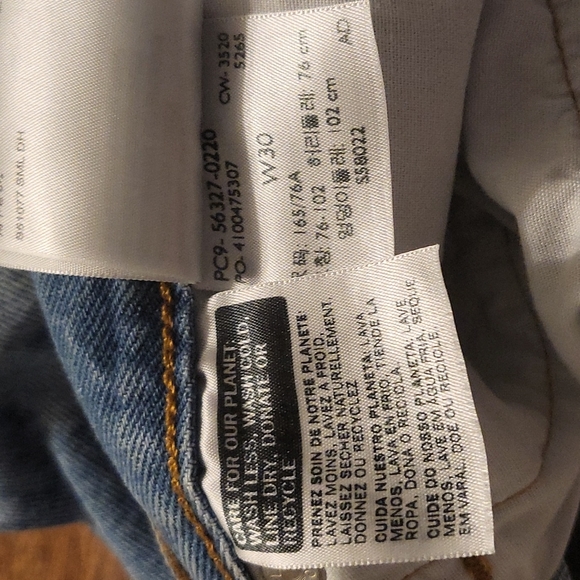 Levi Jean Shorts - Picture 5 of 5